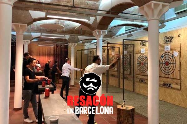 Tiro con hacha Barcelona para despedidas, cumpleaños y fiestas